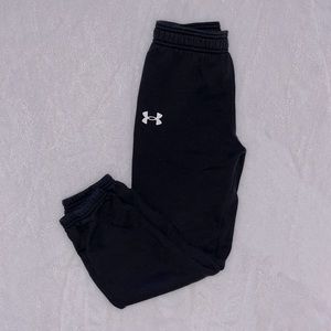 Under Armour boys size 7 black sweat pants.